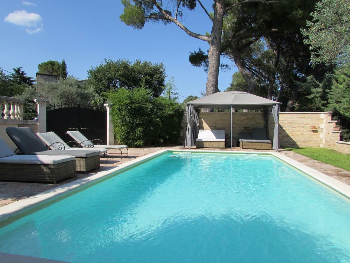 Villa Bacchus, Provence Les Angles  외부 사진